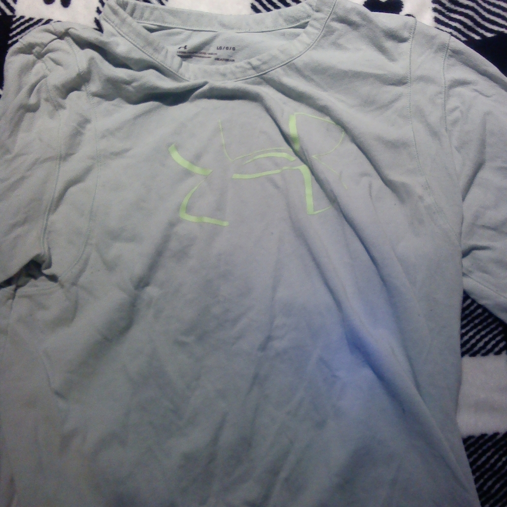 Long sleeve under armor shirt